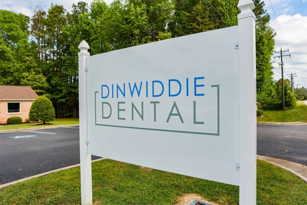 zoomed in shot of Dinwiddie sign